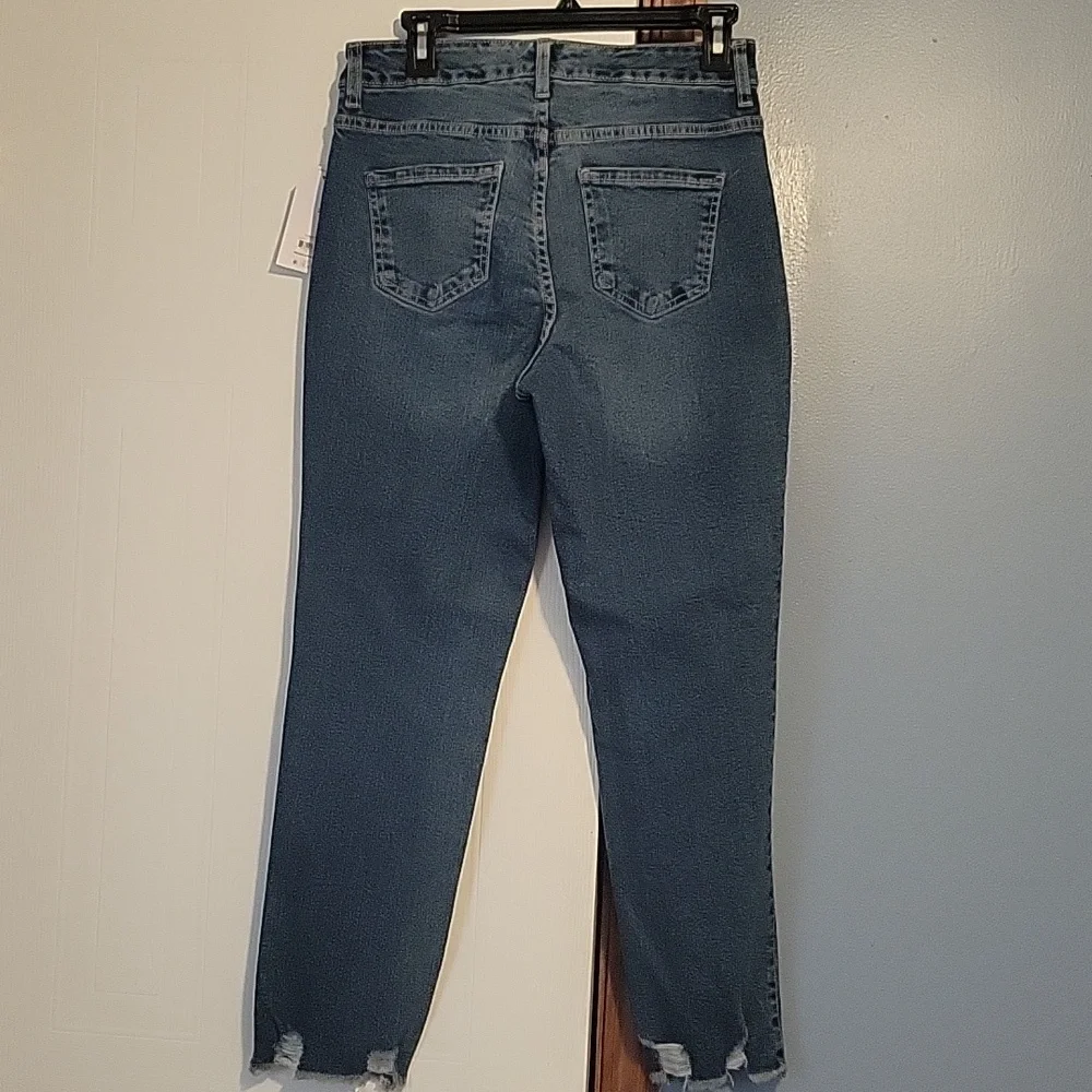 🆕️ Time & Tru Women's Distressed High-Rise Ankle Jeans Medium Blue Size 2 (#1) - Picture 4 of 7